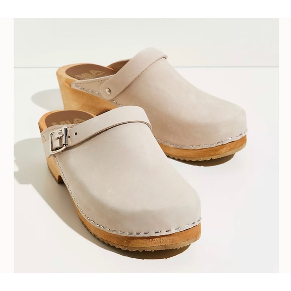 MIA Shoes - NEW MIA Alma Women Clogs Mules Swedish Wood 37/ 7
